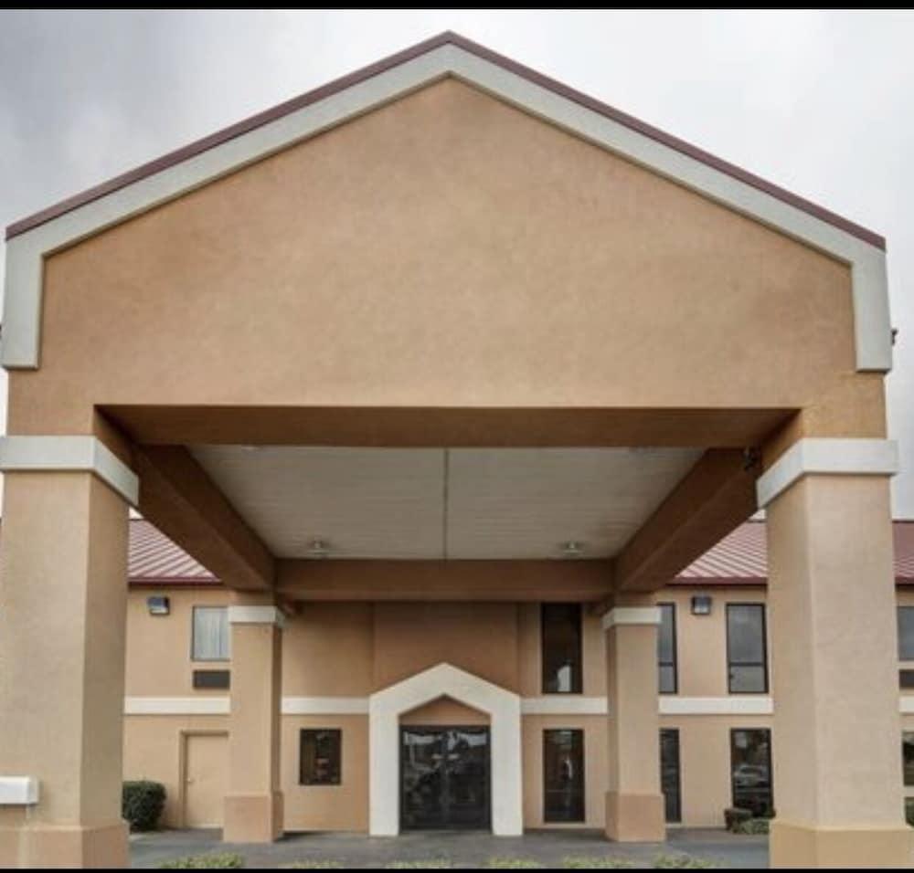 Quality Inn & Suites Pine Bluff Luaran gambar
