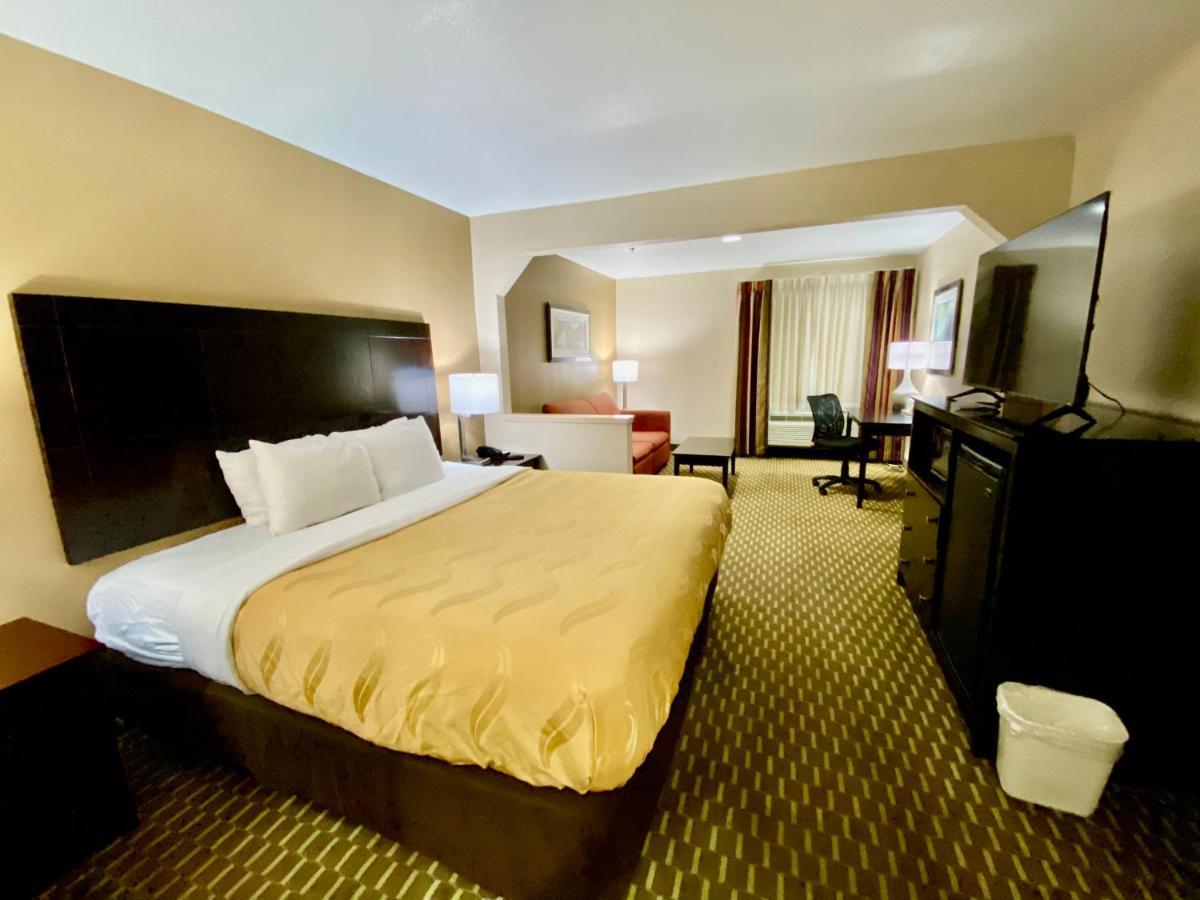 Quality Inn & Suites Pine Bluff Luaran gambar