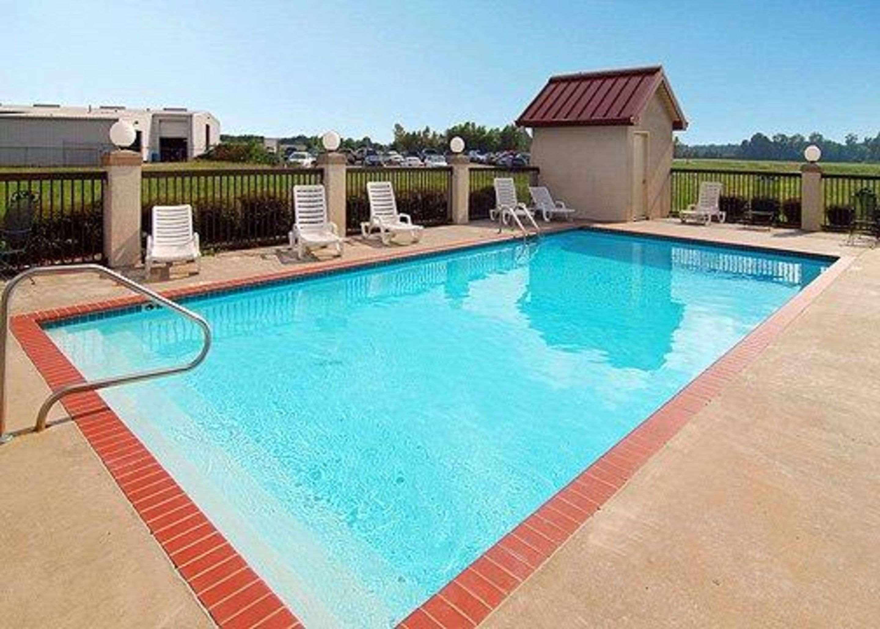 Quality Inn & Suites Pine Bluff Luaran gambar